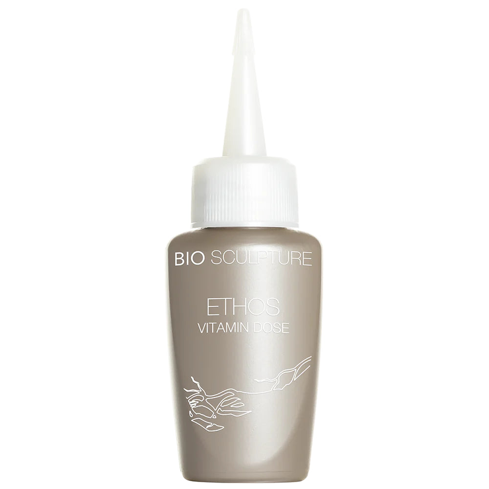 50ml Vitamin Dose & Spout Flüssigkeiten Vitamin Dose muss auf saubere Nägel aufgetragen werden, damit Ihre Nagelplatte die Vitamine B1, B2, B12, Vit C und Vit P aufnehmen kann, die für den Zellstoffwechsel und die Keratinstruktur für ein gesundes Nagelwac