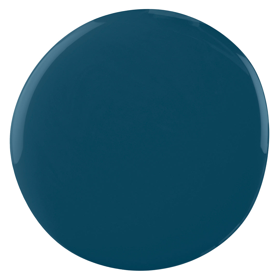 Nordic Dust Nail Polish – Farbmuster; Farbton ein kühles, rauchiges Blau mit dezenten grauen Untertönen